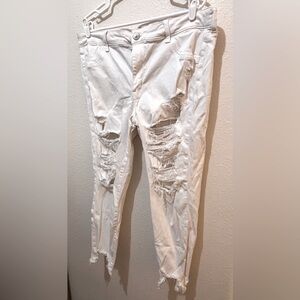 AE Distressed White Jeans 20S